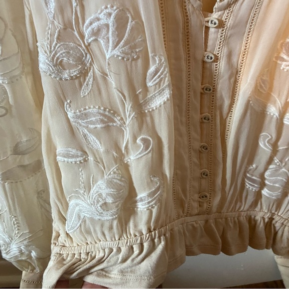 Anthropologie Floral Embroidered button down medium petite - Picture 7 of 9